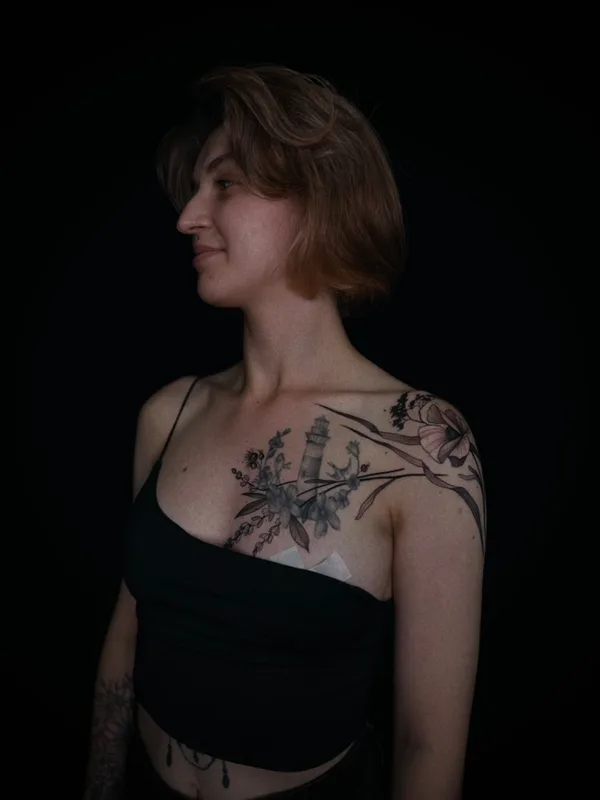 female black and grey black and grey татуировка на chest #73024 | Тату мастер HAMSTERTATTOO 