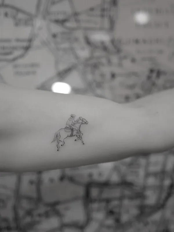 black linework tatuaje en forearm #43164 | Tatuador Doctor Woo