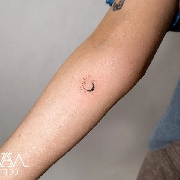 Minimalism tattoo by Evan Kim in New York City