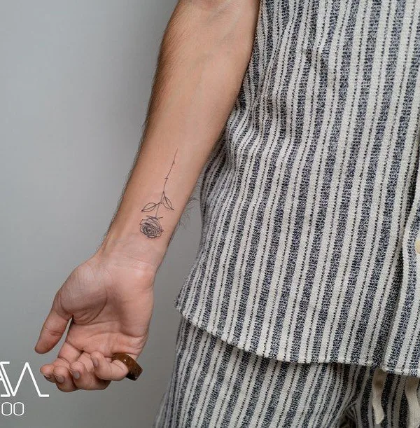 black fineline tattoo on wrist #43183 | Tattoo Artist Evan Kim