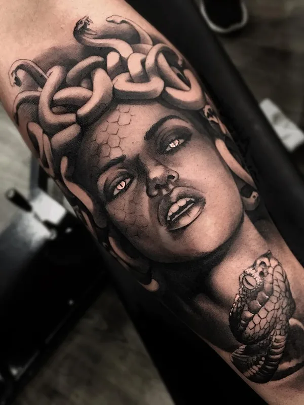 black and grey realism tatuaje en forearm #26527 | Tatuador Matias Noble