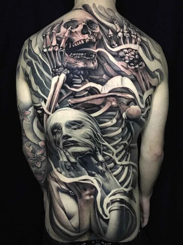 black and grey realism tatouage sur full back #11774 | Artiste tatoueur Matt Jordan