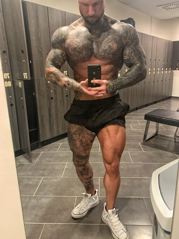 41-Day Tattoo marathon in Thailand of the american bodybuilder