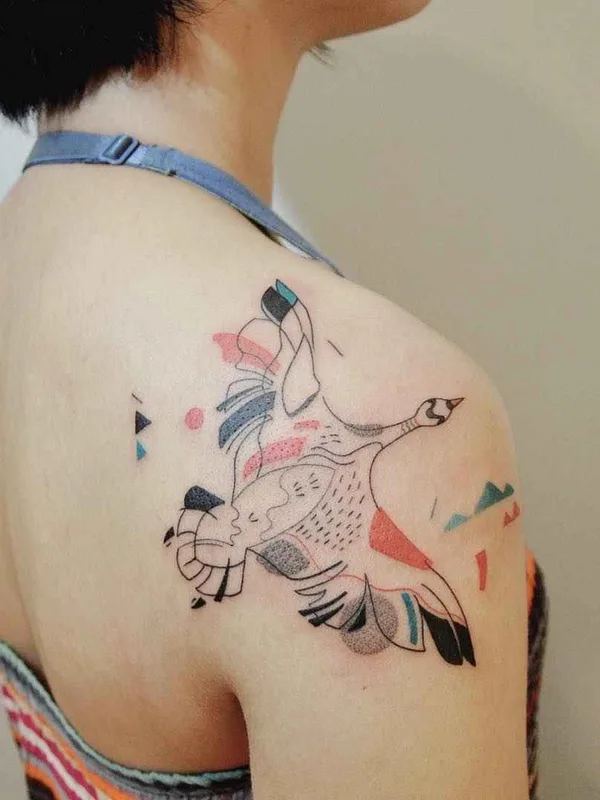 female color illustrative tatouage sur shoulder #10881 | Artiste tatoueur Hill
