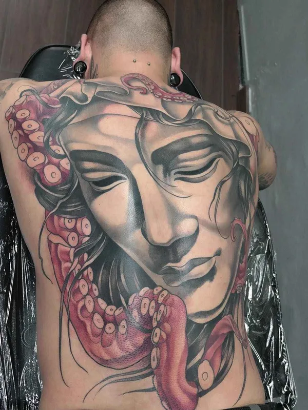 male color realism tattoo auf full back #14543 | Tätowierer Gianpiero Cavaliere