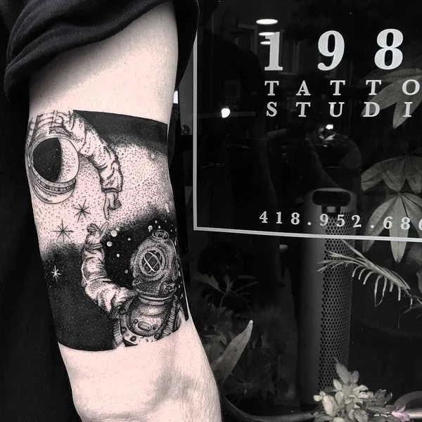 Дотворк tattoo by Olivier Casault in Montréal