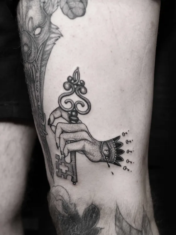 black and grey blackwork татуировка на thigh #27338 | Тату мастер Екатерина Барсукова