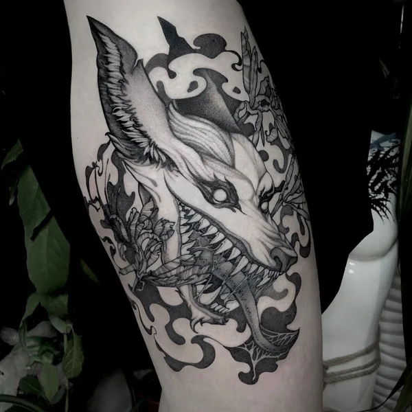 Graphic tattoo by Вероника Златогорская in Пенза