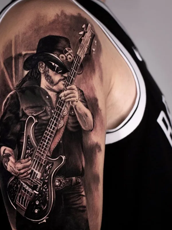black and grey realism tatuaje en upper arm #47966 | Tatuador Christis Galiropoulos