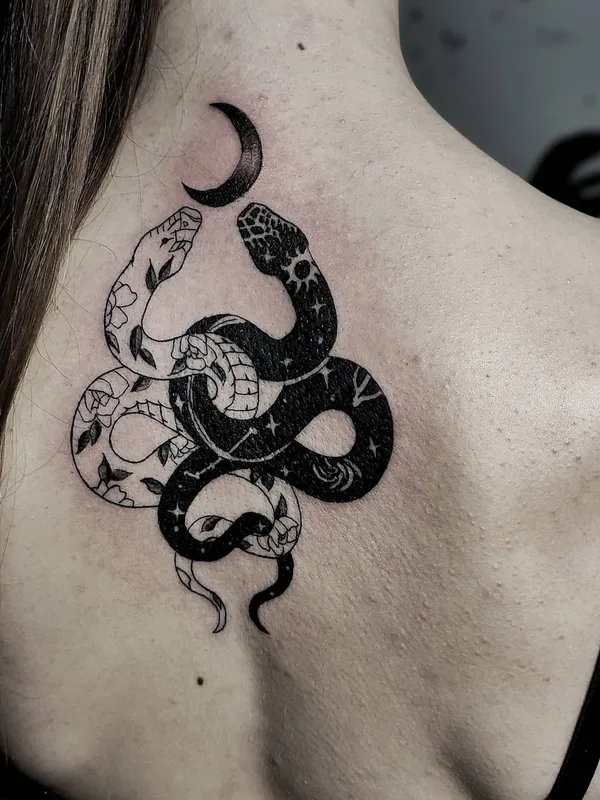 female black blackwork 타투 부위 upper back #51860 | 타투이스트 Максим Жданов
