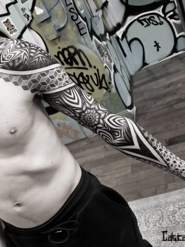 male black ornamental 타투 부위 sleeve #57279 | 타투이스트 ILYA CASCAD