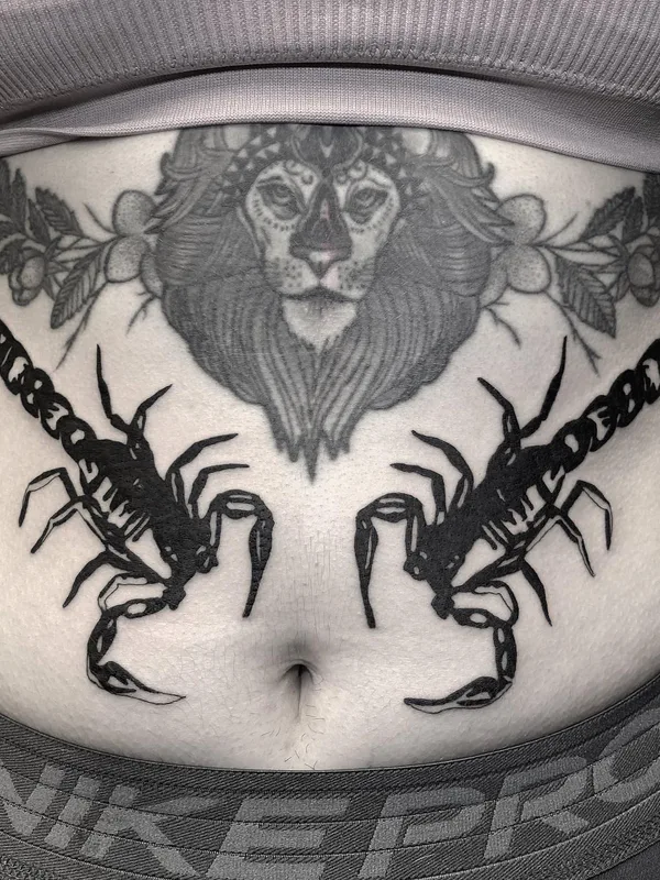 black and grey blackwork Tatuagem em stomach #72343 | Tatuador Levi Cherry