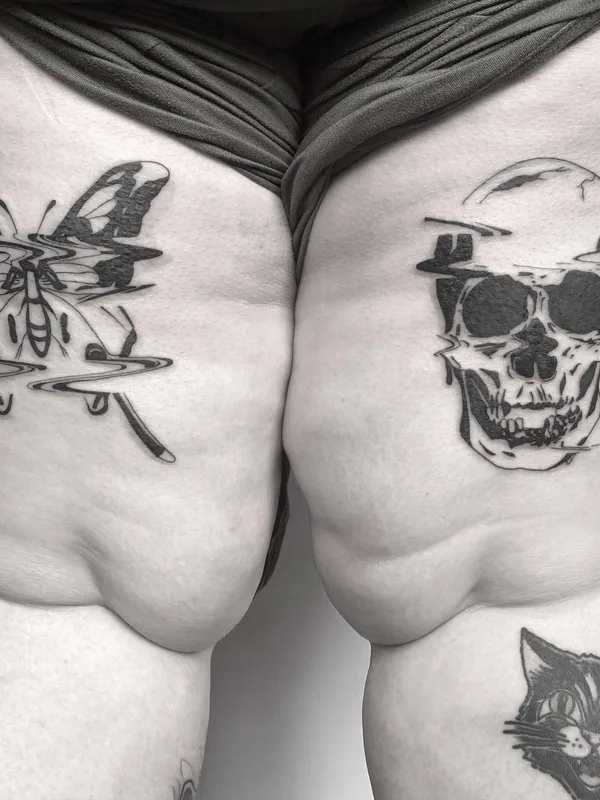 black and grey blackwork Tatuagem em side #72338 | Tatuador Levi Cherry