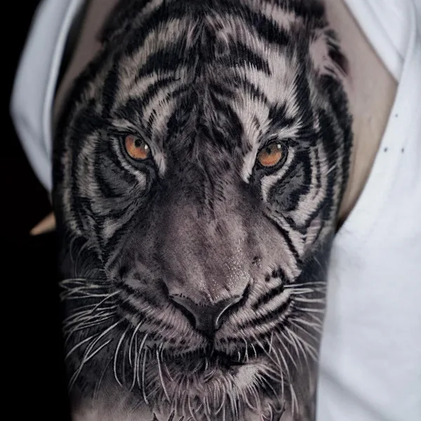 Portrait tattoo by Hyeongho Jackson Choi in Busan