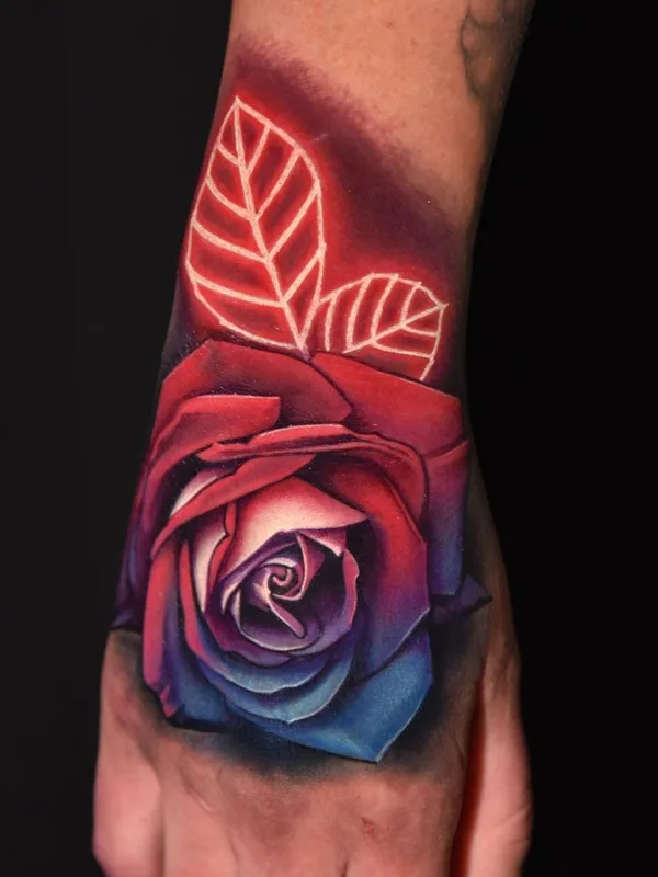 color realism Tatuaggio su back of hand #42357 | Tatuatore Danny Elliott