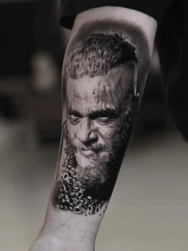 male black and grey realism tattoo auf forearm #42451 | Tätowierer Avihoo Ben Gida