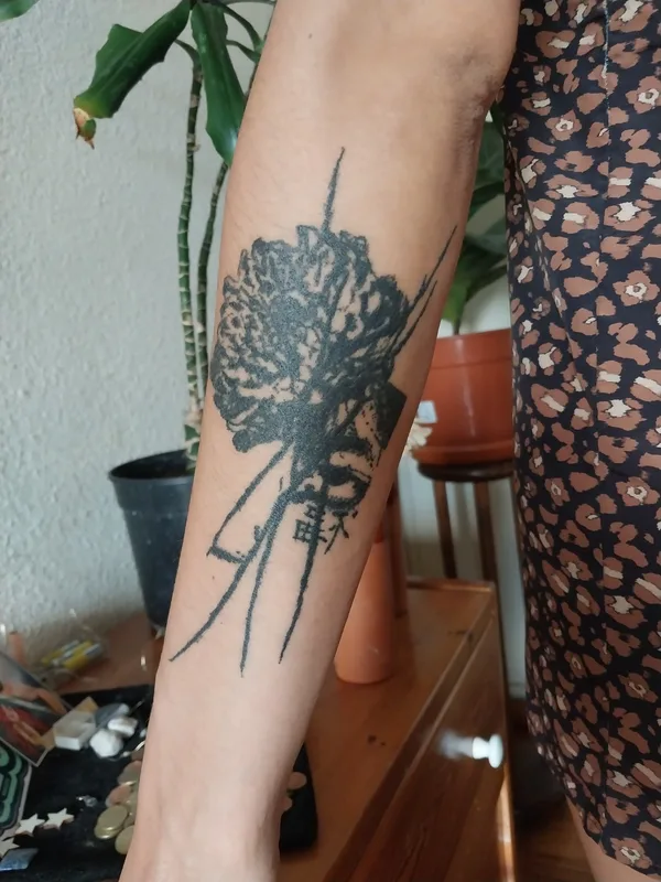 black blackwork tattoo auf forearm #73862 | Tätowierer vReta hAndpoke