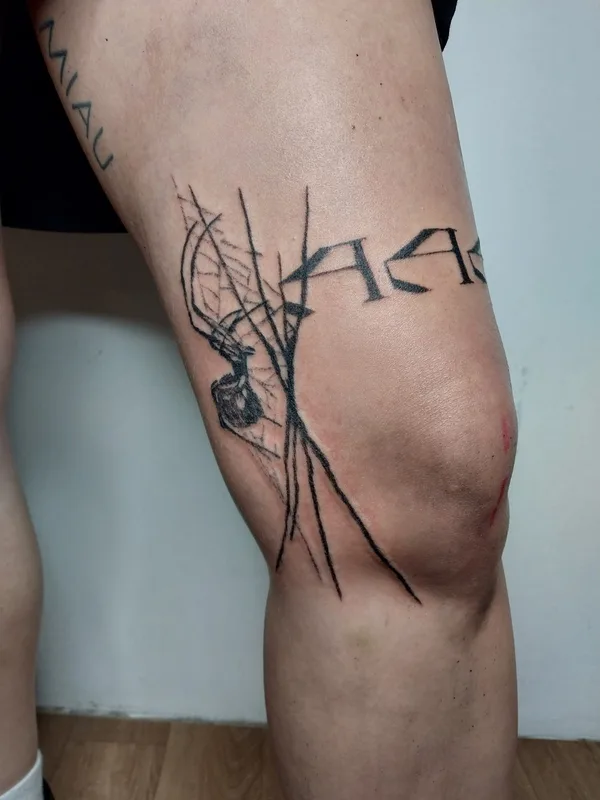 black sketch tattoo auf knee #73863 | Tätowierer vReta hAndpoke