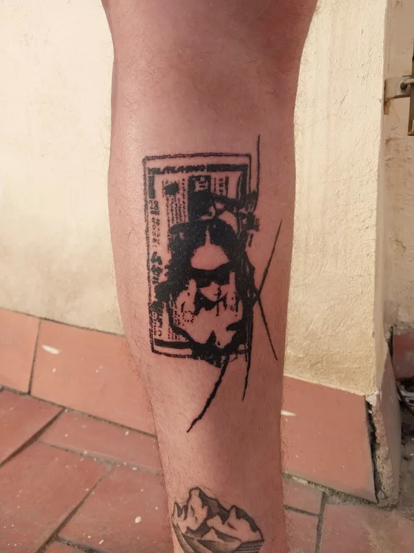 black blackwork tattoo auf calf #73868 | Tätowierer vReta hAndpoke