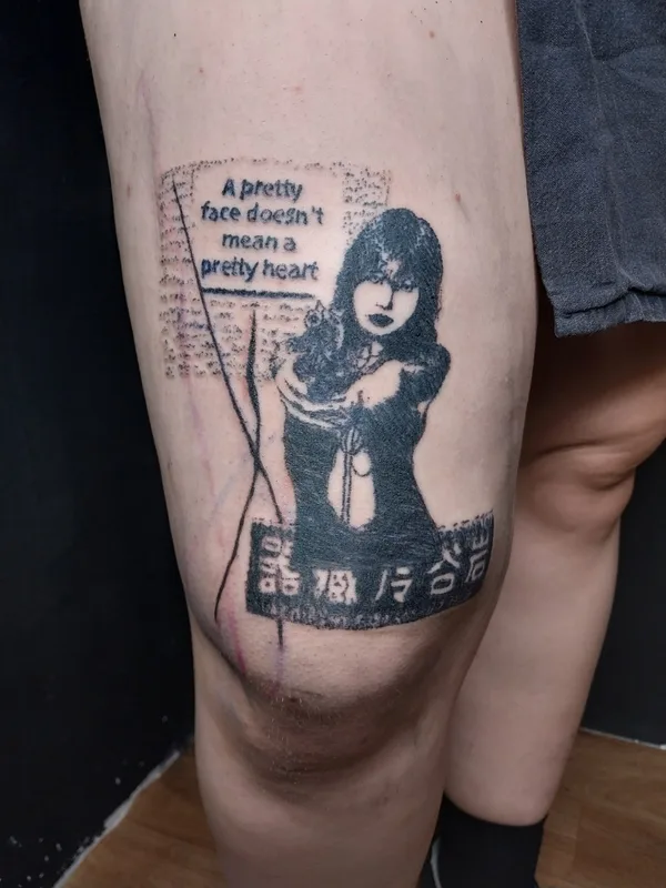 black blackwork tattoo auf thigh #73861 | Tätowierer vReta hAndpoke
