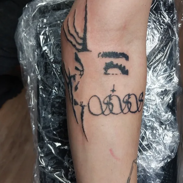 handpoke tattoo by vReta hAndpoke in Barcelona