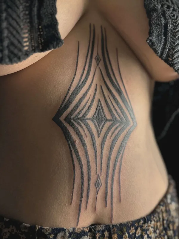 female black geometric Tatuaggio su stomach #73880 | Tatuatore Avnas Amy