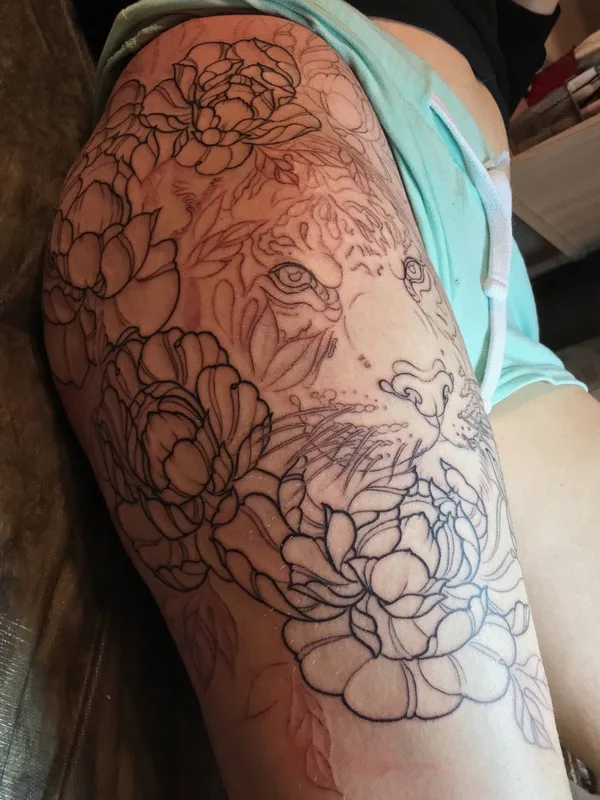black linework татуировка на thigh #27452 | Тату мастер Ксения Соколова