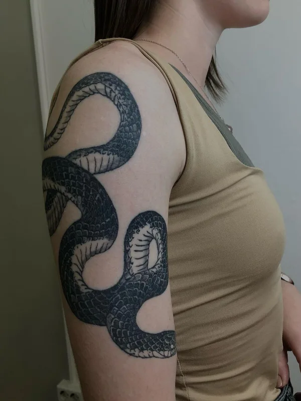 female black blackwork татуировка на upper arm #48125 | Тату мастер Янина Попова