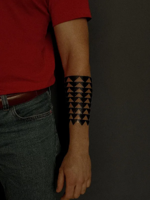 male black geometric Tatuaggio su forearm #48253 | Tatuatore Илья Колесников