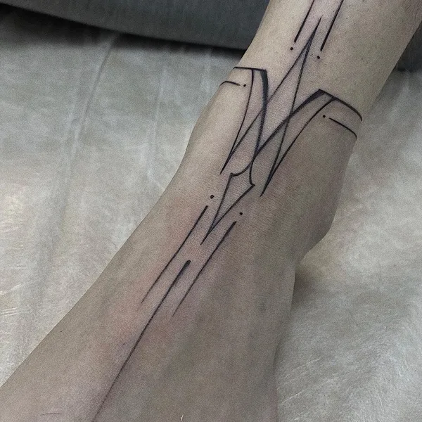 Graphic tattoo by Дарина Кириллова in Екатеринбург