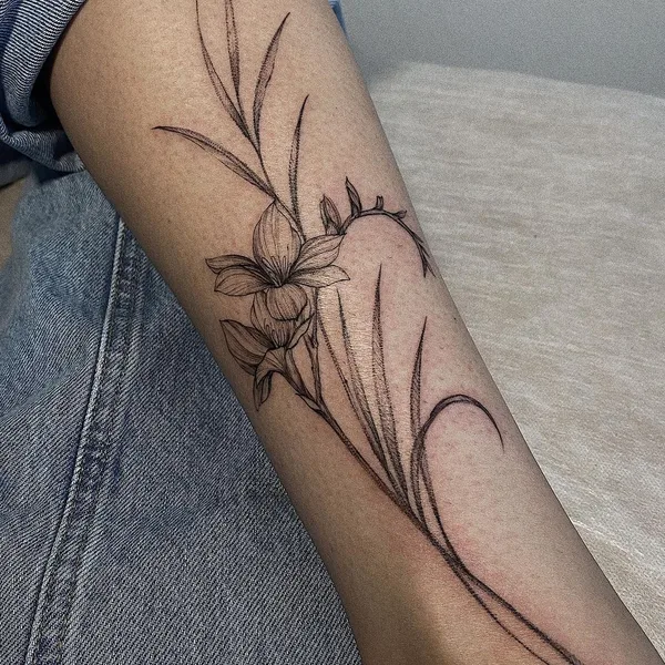 Graphic tattoo by Дарина Кириллова in Екатеринбург