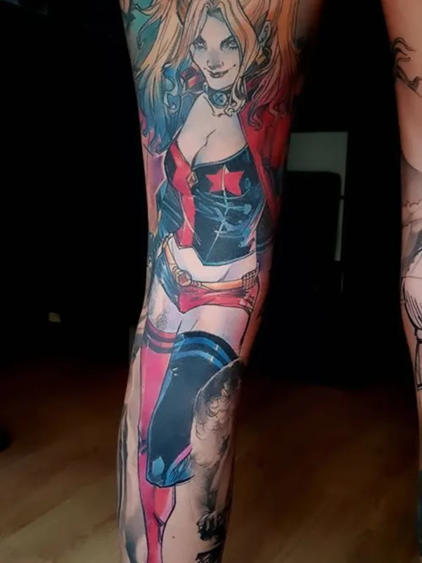 female color illustrative tattoo auf thigh #35234 | Tätowierer Skinlab tattoo Praha - Mirek