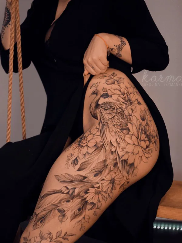 Feminine tattoo by Karolina Szymańska in Kraków