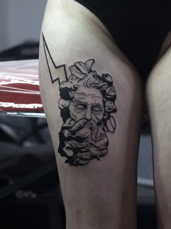 female black blackwork татуировка на thigh #65353 | Тату мастер Пантель Воронеж