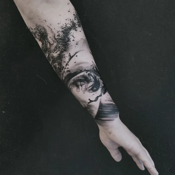 Abstract tattoo by Anastasia Salem in Екатеринбург