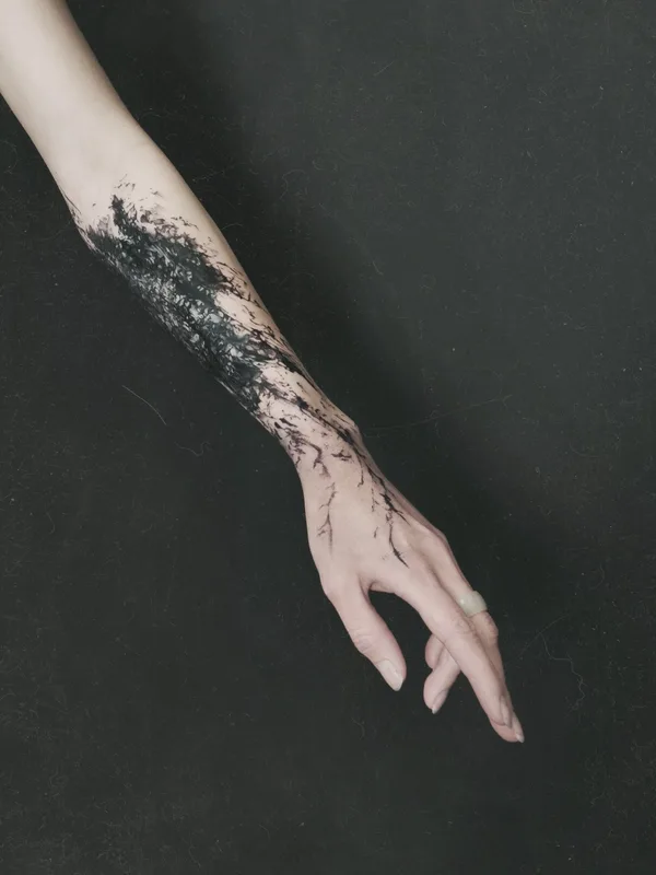 black abstract tattoo auf forearm #67160 | Tätowierer Anastasia Salem