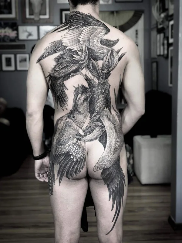 male black and grey realism tatuaje en full back #35930 | Tatuador Frederico Rabelo