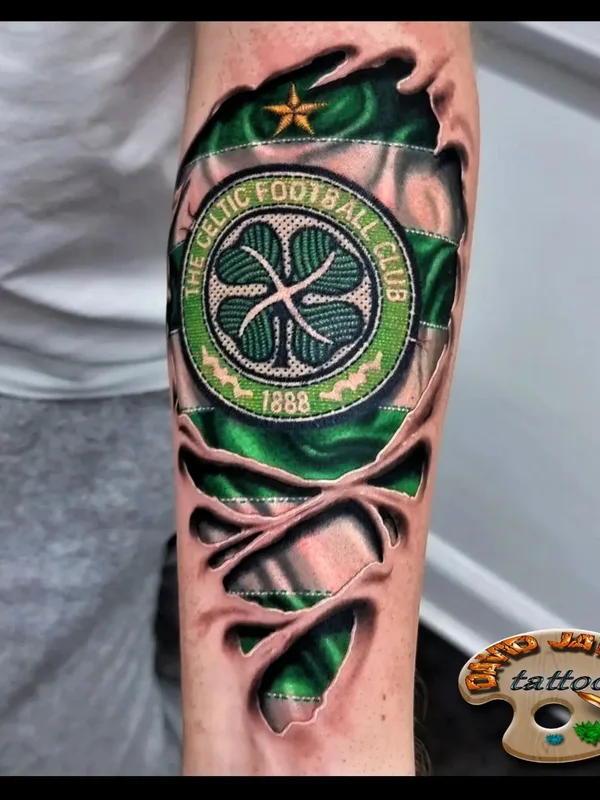 color realism tattoo auf forearm #68559 | Tätowierer David Jay Kai