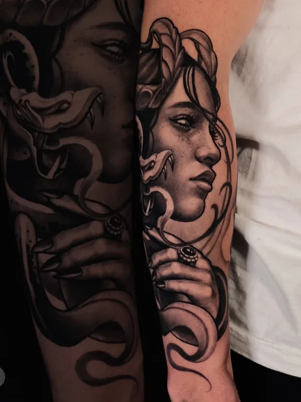 black and grey black and grey 타투 부위 forearm #40664 | 타투이스트 Алена Шутько