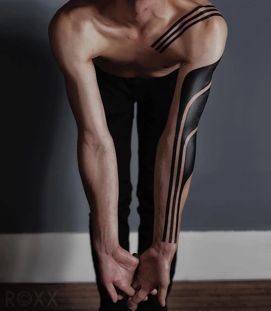 Tattoo artist Roxx, authors blackwork tattoo, ornamental tattoo | Los Angeles, US