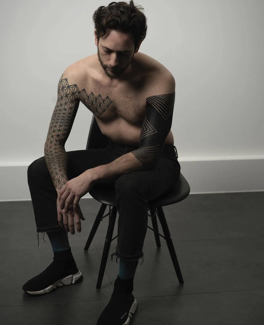 Tattoo artist Roxx, authors blackwork tattoo, ornamental tattoo | Los Angeles, US