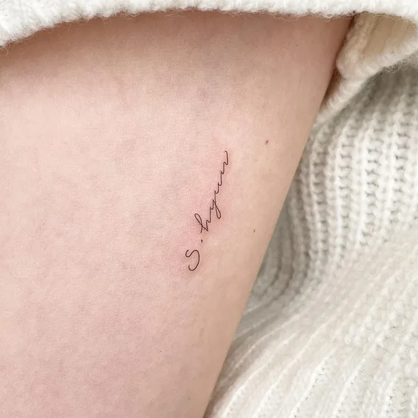 Feminine tattoo by Sop Tattoo in Seoul
