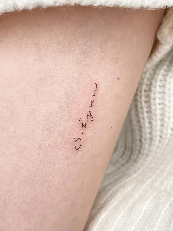 female black fineline татуировка на thigh #57285 | Тату мастер Sop Tattoo