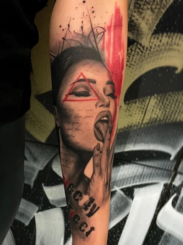 female color realism tattoo auf forearm #46018 | Tätowierer Микаэл