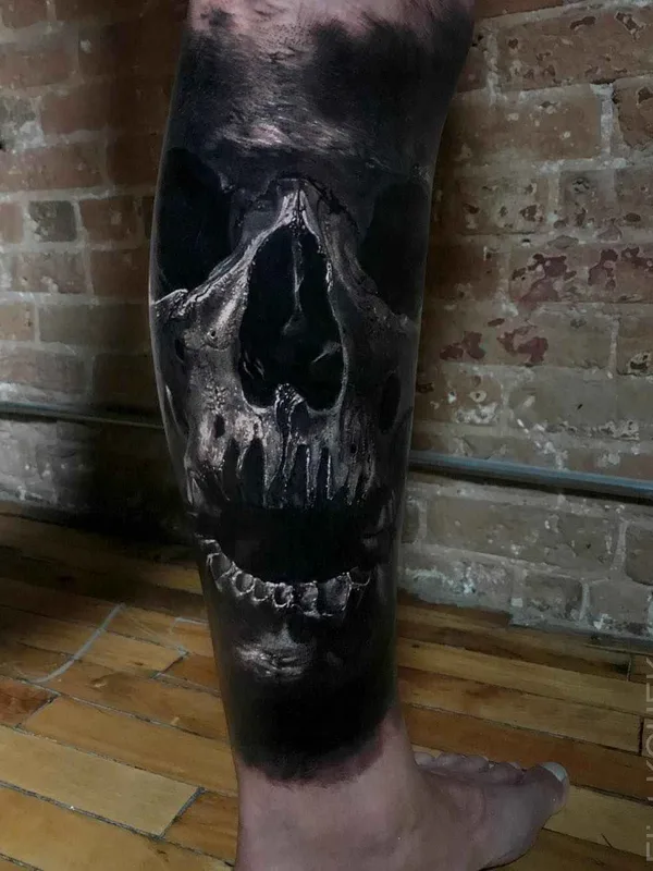 black and grey blackwork Tatuaggio su calf #16524 | Tatuatore Eliot Kohek