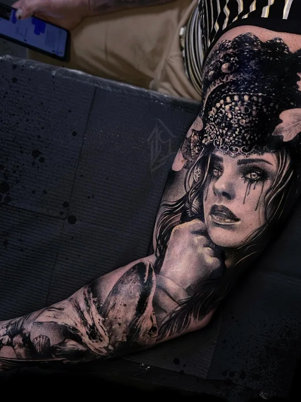 female black and grey realism Tatuaggio su full sleeve #48766 | Tatuatore Любовь Котова