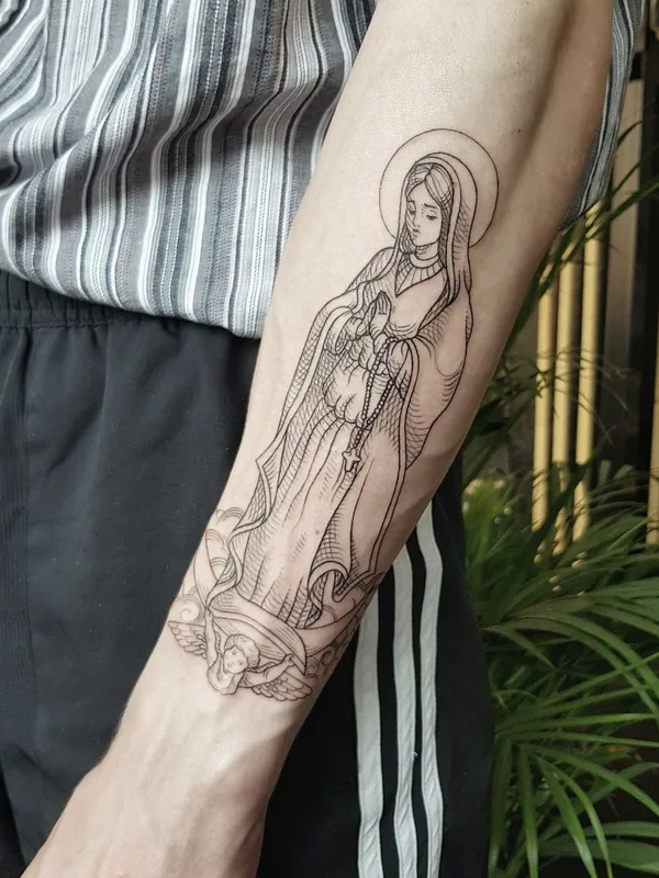 black linework Tatuaggio su forearm #48807 | Tatuatore Юлия