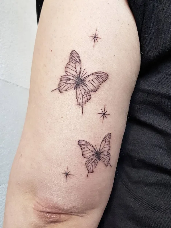 black fineline Tatuaggio su upper arm #48803 | Tatuatore Юлия
