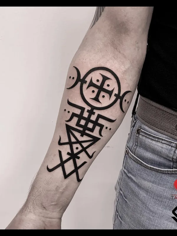 black blackwork татуировка на forearm #52024 | Тату мастер Гузель Лябаева