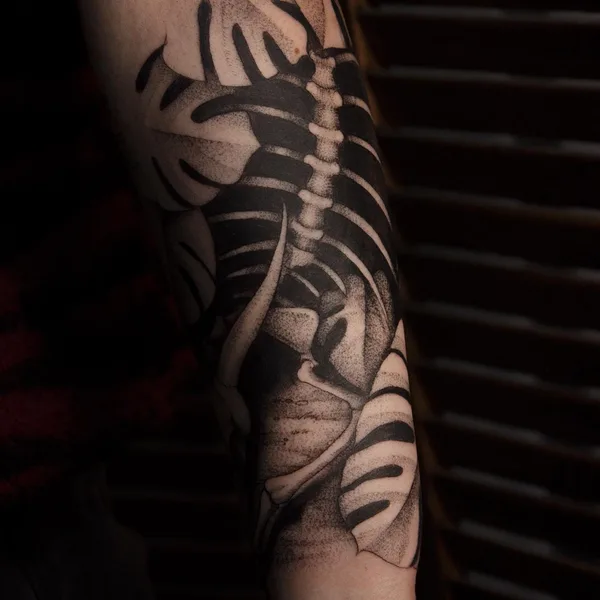 Graphic tattoo by Елизавета Хансен in Липецк